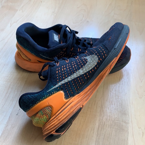 Nike running Men’s Flyknit Lunarglide Shoes.10.5. - Picture 7 of 7